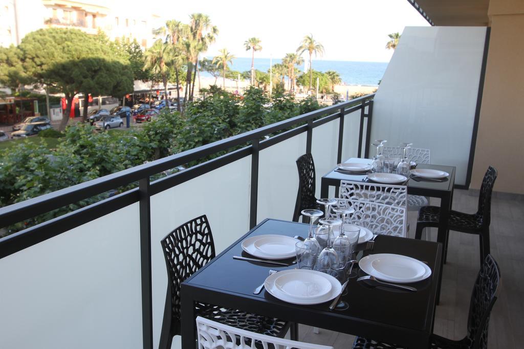 Apartamentos Cambrils Playa Spa Exterior photo