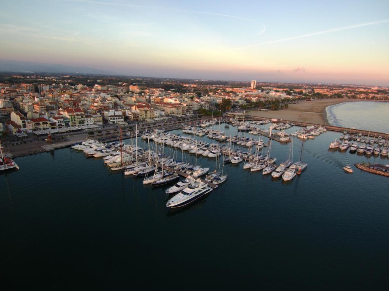 Apartamentos Cambrils Playa Spa Exterior photo